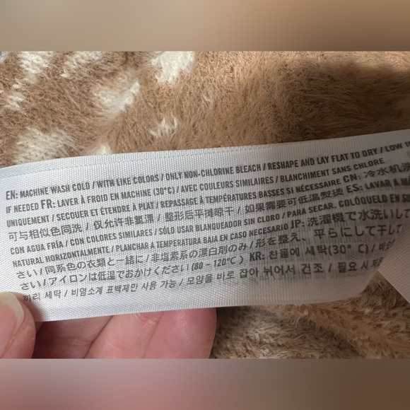 Abercrombie & fitch Soft A+F Collection Cheetah Leopard Eyelash Sweater. Size XS - Picture 11 of 11